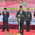 Pemerintah Kabupaten (Pemkab) Sumenep, Madura, Jawa Timur, serahkan Tanda Kehormatan Satyalancana Karya Satya, di Pendopo Agung Keraton Sumenep pada Senin (14/08/2023).